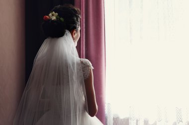 Güzel esmer gelin poz