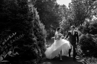 Romantik güzel yeni evli çift