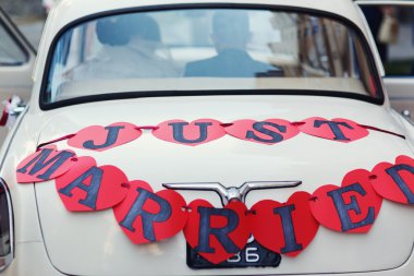 Klasik retro beyaz düğün araba