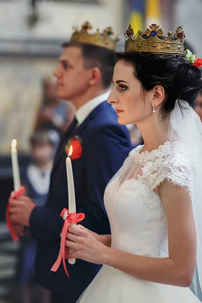 Mariée et marié lors de la cérémonie de mariage — Photo