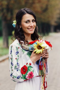 güzel esmer gelin