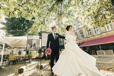 Şehvetli yeni evli çift dans