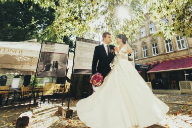 Şehvetli yeni evli çift dans