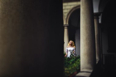 Güzel prenses gelin sarışın