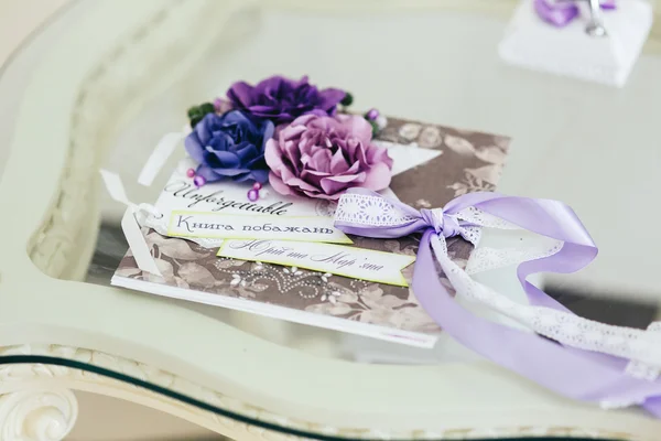 Cartão de desejo romântico com flores — Fotografia de Stock