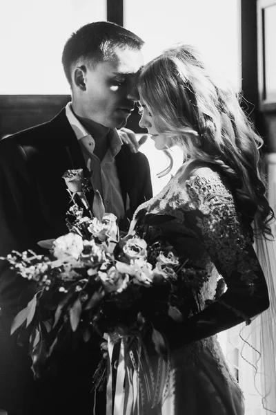 Poz romantik yeni evliler