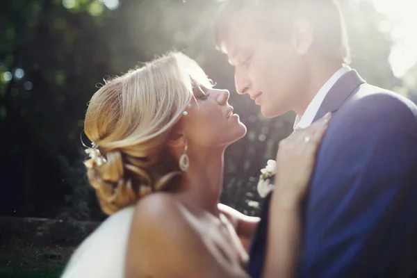 Cheerful romantic couple of newlyweds — Stock Photo, Image