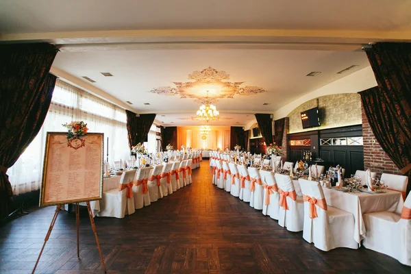 Elegant luxury wedding reception table — Stock Photo, Image