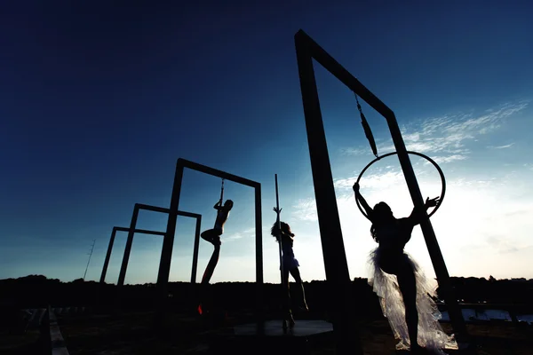 Belles silhouettes de danseurs — Photo