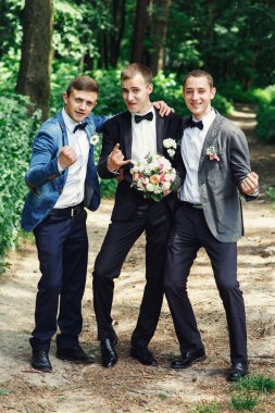 Mutlu damat ve sağdıç 