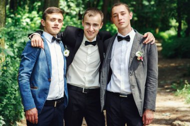 Mutlu damat ve sağdıç 