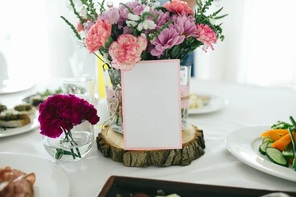 Wedding bouquet and decor — Stock Photo, Image
