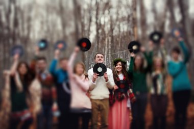  insanlar yakın yüz vinil plakaları ahşap