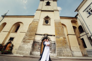 cathedral yakınındaki eski kasaba lvov çift yürüyüş
