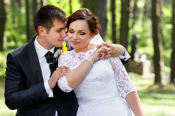 Egy erdei esküvő menyasszony — Stock Fotó