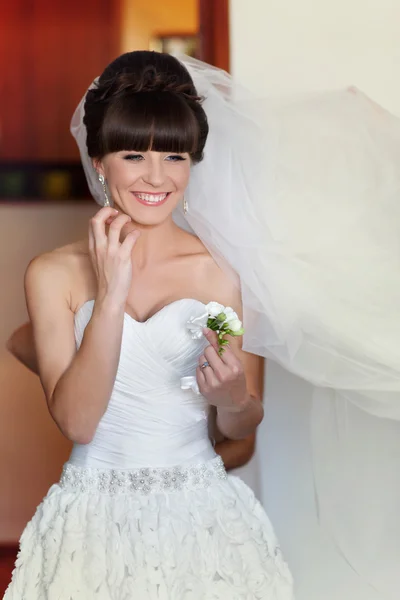 Ritratto di nozze di bella sposa di moda primo piano — Foto Stock