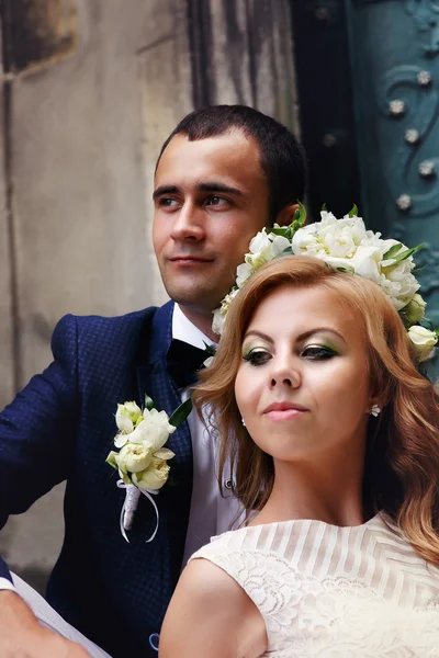 Retrato de noiva e noivo — Fotografia de Stock