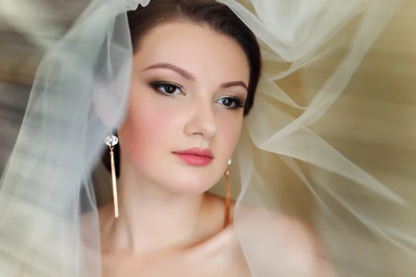 Close-up retrato de noiva bonita - foco suave — Fotografia de Stock