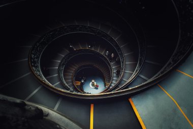 Vatican Museums sarmal merdiven aşağı çift gitmek