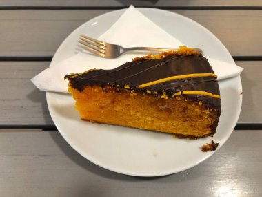 Çikolatalı Turuncu Sünger Keki.