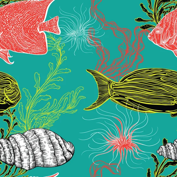 Naadloze patroon met verzameling sea shell, mariene planten, zeewier en tropische vissen. Vintage set van de hand getekende mariene flora. Vectorillustratie. Ontwerp voor zomer strand, decoraties. — Stockvector