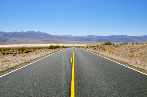 Route sans fin, Death Valley National Park, Californie, États-Unis — Photo