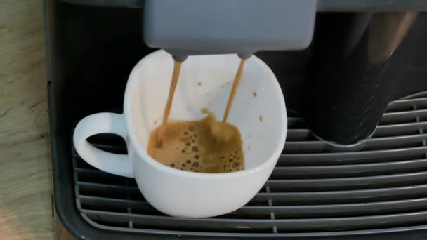 Coffe Gör Morgonen Med Coffe Maskin — Stockvideo