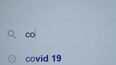 Yazılı-covid aşı kelimeleriyle arama çubuğu. Salgın grip koronavirüsü veya covid 19 salgın konsepti. Aşı başlıyor.