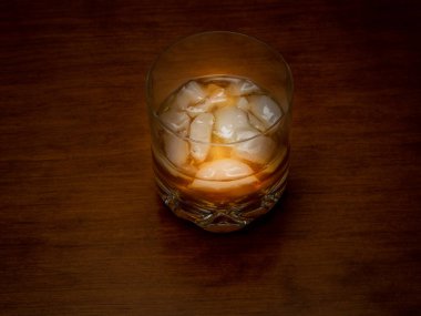 Viski ya da viski mayalanmış tahıl ezmesinden ya da bira damıtılmasından yapılan damıtılmış alkollü içecek türüdür..