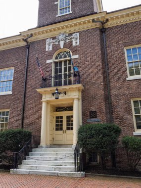 Delaware Adliyesi 'nin ön cephesi. Delaware' in ilk Devlet Mirası Parkı Dover 'daki tarihi kırmızı tuğlalı bina..