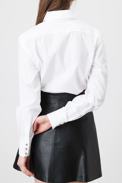 kadın beyaz gömlek