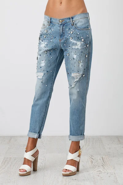 Vrouw in jeans — Stockfoto