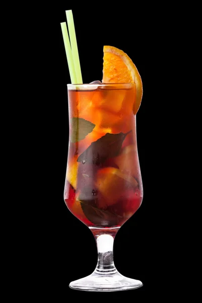 Cocktail sullo sfondo nero — Foto Stock