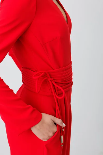 Mujer en vestido rojo —  Fotos de Stock