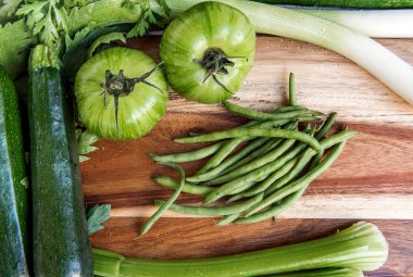 Mini güveç ızgara tost ile mantar çorbası