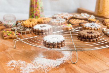 Süslü Noel kurabiyeleri.