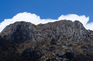 Hindistan 'da dağ şeklinde beyaz bulutlar