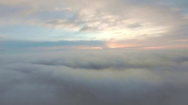 Balonik Gorącego Powietrza Nad Chmurami Świcie — Wideo stockowe