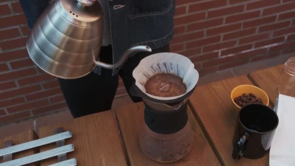 Processo Fermentazione Versare Sopra Caffè Con Decanter Hario V60 Barista — Video Stock