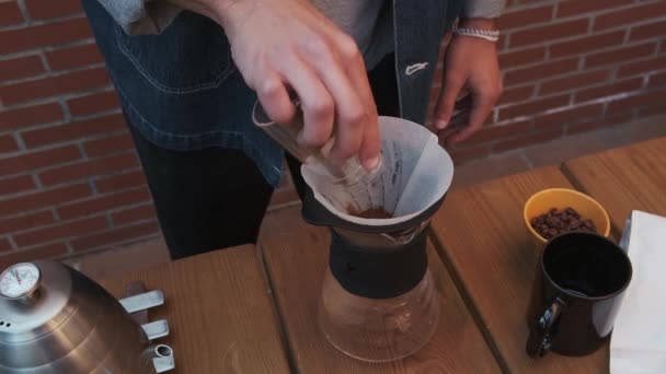 Processo Fermentazione Versare Sopra Caffè Con Decanter Hario V60 Barista — Video Stock