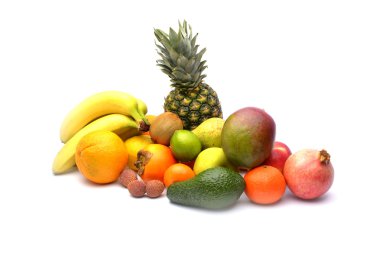 Beyaza izole edilmiş egzotik meyve çeşitleri