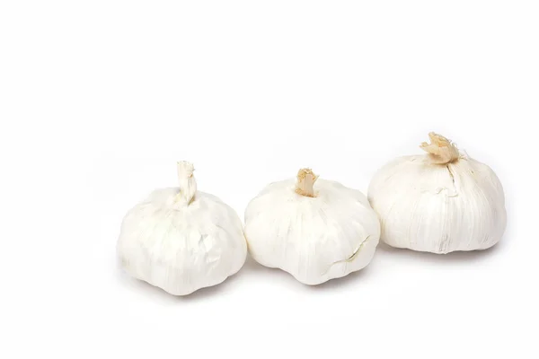 Knoblauch auf weißem Hintergrund — Stockfoto