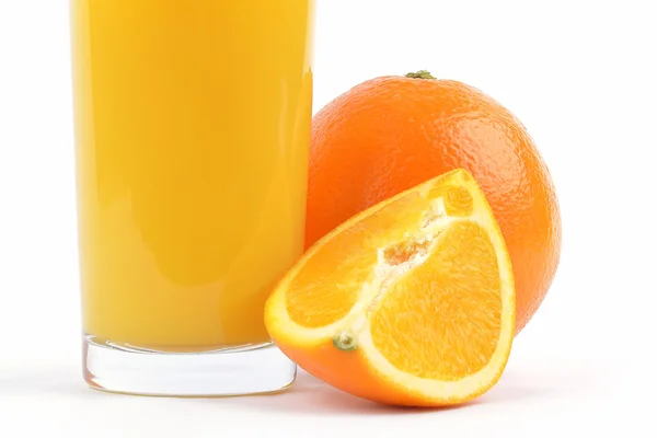 Juice and fruit on white background — Stockfoto