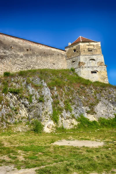 Rasnov Citadel (Romanian: Cetatea Rasnov, German: Rosenauer Burg) is a historic monument and landmark in Romania. It is situated in Rasnov, Brasov County, in the immediate vicinity of Brasov. — Zdjęcie stockowe