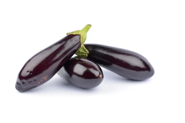 Aubergine op witte achtergrond — Stockfoto