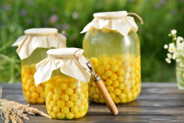 Korunmuş meyve, kiraz kompostosu