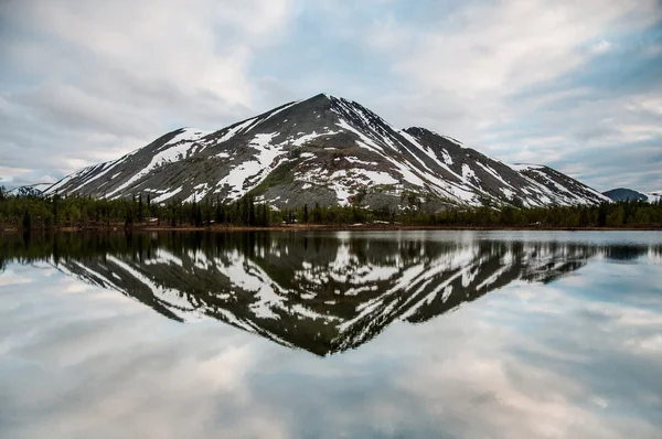 Mountain called "Shudala-out" Polar Urals — Stock Photo, Image