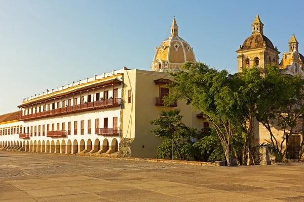 Historische gebäude in der ummauerten stadt cartagena, kolumbien. — Stockfoto