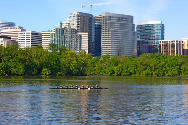 Rowing on Potomac River in the morning. — Stock Photo, Image