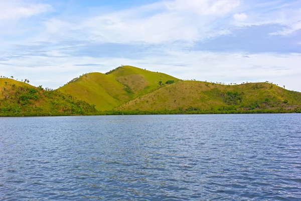 Colinas pitorescas em Coron Island, Filipinas . — Fotografia de Stock